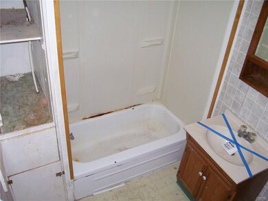 1st Floor Unit 1 Full Bathroom