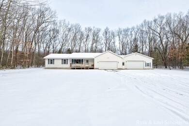 5560ESummitExterior-4