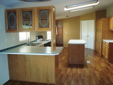 Beautiful and Inviting Kitchen