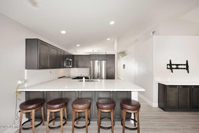 3218 E Oraibi Dr, Phoenix, AZ 85050 - photo 5