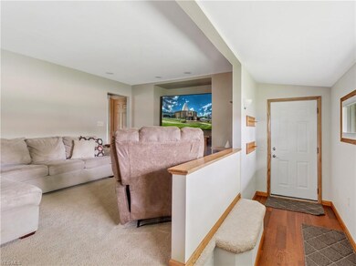 1648 Wilsonway Dr, Barberton, OH 44203 - photo 6