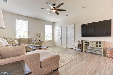 10122 American Pharoah Ln unit 45, Laurel, MD 20723 - photo 7