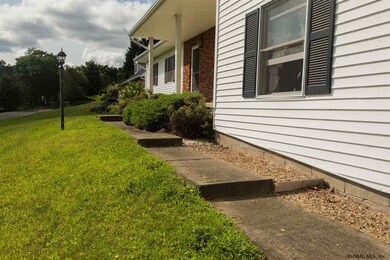 15 McDonald Ln, Rensselaer, NY 12144 - photo 4