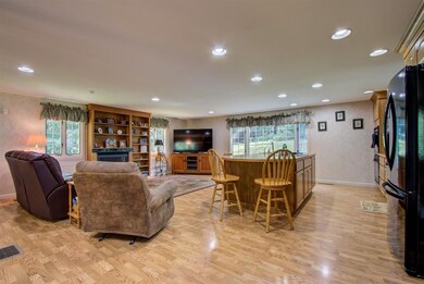 9 Country Club Estate, Dover, NH 03820 - photo 2