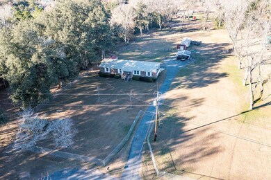 1301 Clover Ln, Albany, GA 31705 - photo 2