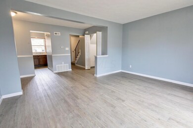 Rear Entry/Living 1