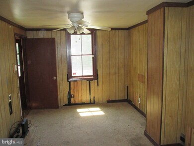 255 Knoxville Rd, Knoxville, MD 21758 - photo 4