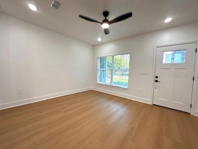 250 E Collins St, Umatilla, FL 32784 - photo 7