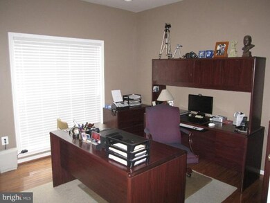 7703 Old Barn Rd, Bowie, MD 20715 - photo 4