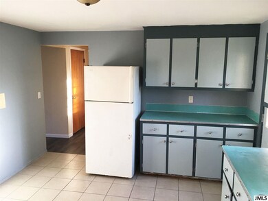 6121 Coulson Ct unit 1, Lansing, MI 48911 - photo 2