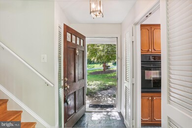 8112 Cindy Ln, Bethesda, MD 20817 - photo 2