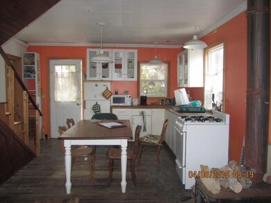 Eat-in kitchen