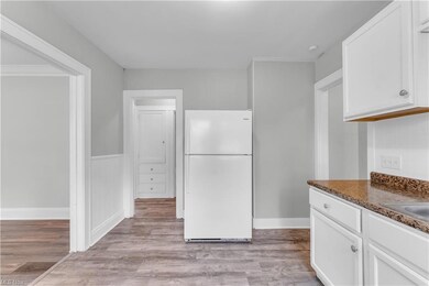 18123 Mccracken Rd, Maple Heights, OH 44137 - photo 7