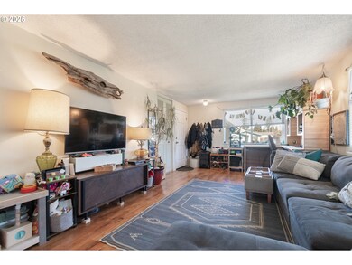 3211 S E Ct, Springfield, OR 97478 - photo 7