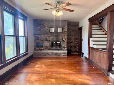 916 7th St, Fulton, IL 61252 - photo 5