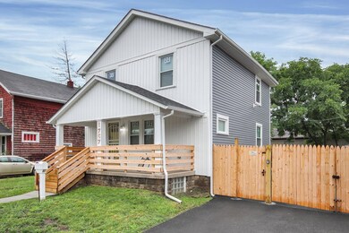 4-web-or-mls-1767-linden-pl