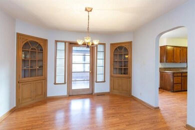 Dining room with built-in corner hutches, 5 panel 