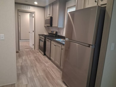 328 W 53rd St unit 10, Anderson, IN 46013 - photo 3