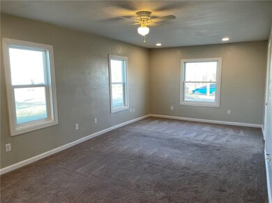 108 W Maple St, Tecumseh, OK 74873 - photo 2