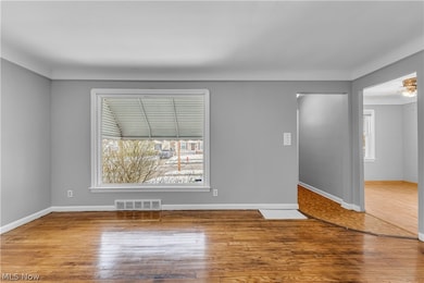 19512 Maple Heights Blvd, Maple Heights, OH 44137 - photo 4