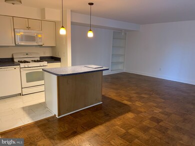 7807 Enola St unit 7807, McLean, VA 22102 - photo 5