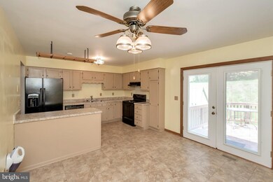 11808 Clarence Dr, Fredericksburg, VA 22407 - photo 3