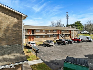 211 Elyria Dr, Knoxville, TN 37912 - photo 3