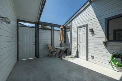 604 Bellaire Dr unit B, Hurst, TX 76053 - photo 5