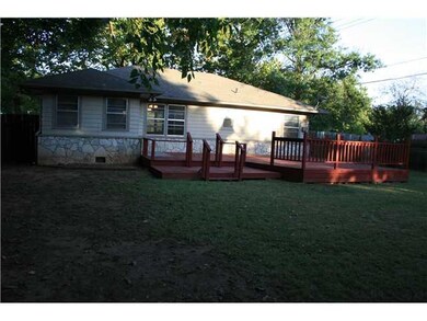 Exterior Back. Back of property faces the West, La