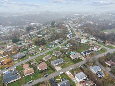 10724 Martin Dr, Irwin, PA 15642 - photo 3