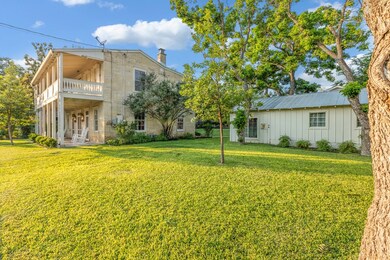 112 E Schubert St, Fredericksburg, TX 78624 - photo 5