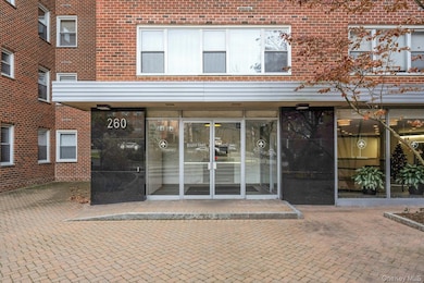 Garth Essex unit 4E4, Scarsdale, NY 10583 - photo 2