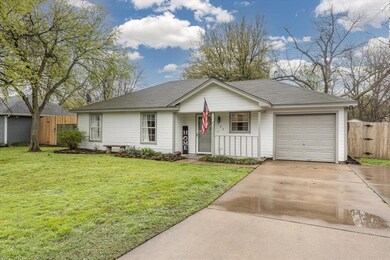 903 Hodge St, Cleburne, TX 76033 - photo 2