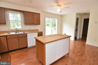18528 Pilgrims Ct, Lexington Park, MD 20653 - photo 4