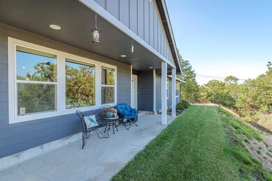 209 Clear Sky Dr, Grants Pass, OR 97526 - photo 5