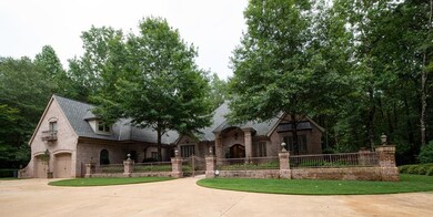 Front view - gated courtyard