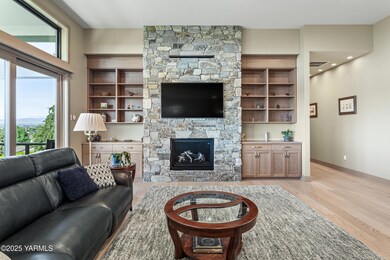 Rock Faced Gas Fireplace