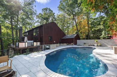 7371 Lindenmere Dr, Bloomfield Hills, MI 48301 - photo 3