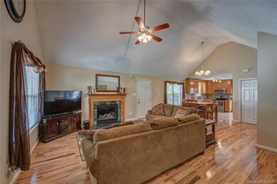 515 Sara Ct, Gastonia, NC 28052 - photo 5