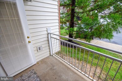 2931 Deer Hollow Way unit 102, Fairfax, VA 22031 - photo 3