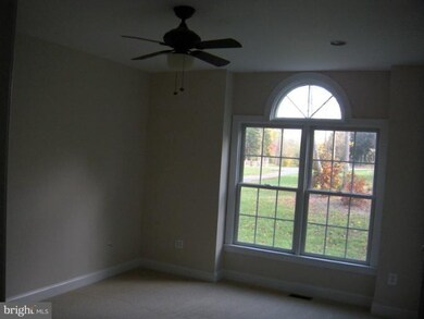 536 Timberland Manor Dr, Bentonville, VA 22610 - photo 4