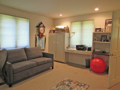 14 Pound Rd, Newfane, VT 05345 - photo 6