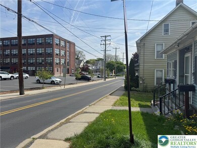 112 E Walnut St, Nazareth, PA 18064 - photo 3