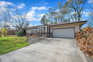 65212-M-66-WindowStill-Real-Estate-Photo