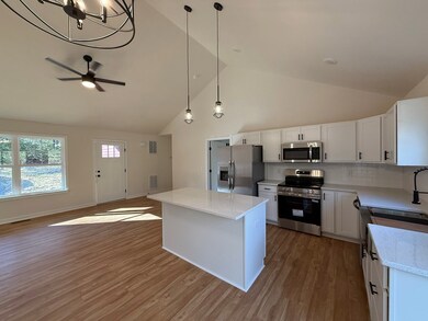 153 Walnut St, Kilmarnock, VA 22482 - photo 5