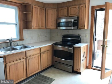 2827 3rd St, Norristown, PA 19403 - photo 5