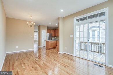 8431 Ice Crystal Dr, Laurel, MD 20723 - photo 4