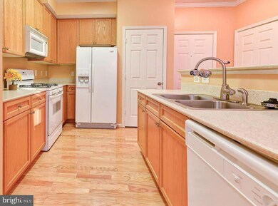 2665 Manhattan Place unit 301, Vienna, VA 22180 - photo 7