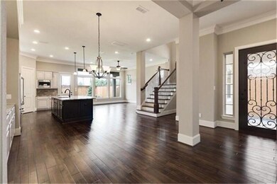 8611 Costmary Ln, Houston, TX 77055 - photo 2