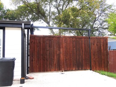 2009 Spring Lake Dr, Mesquite, TX 75149 - photo 3